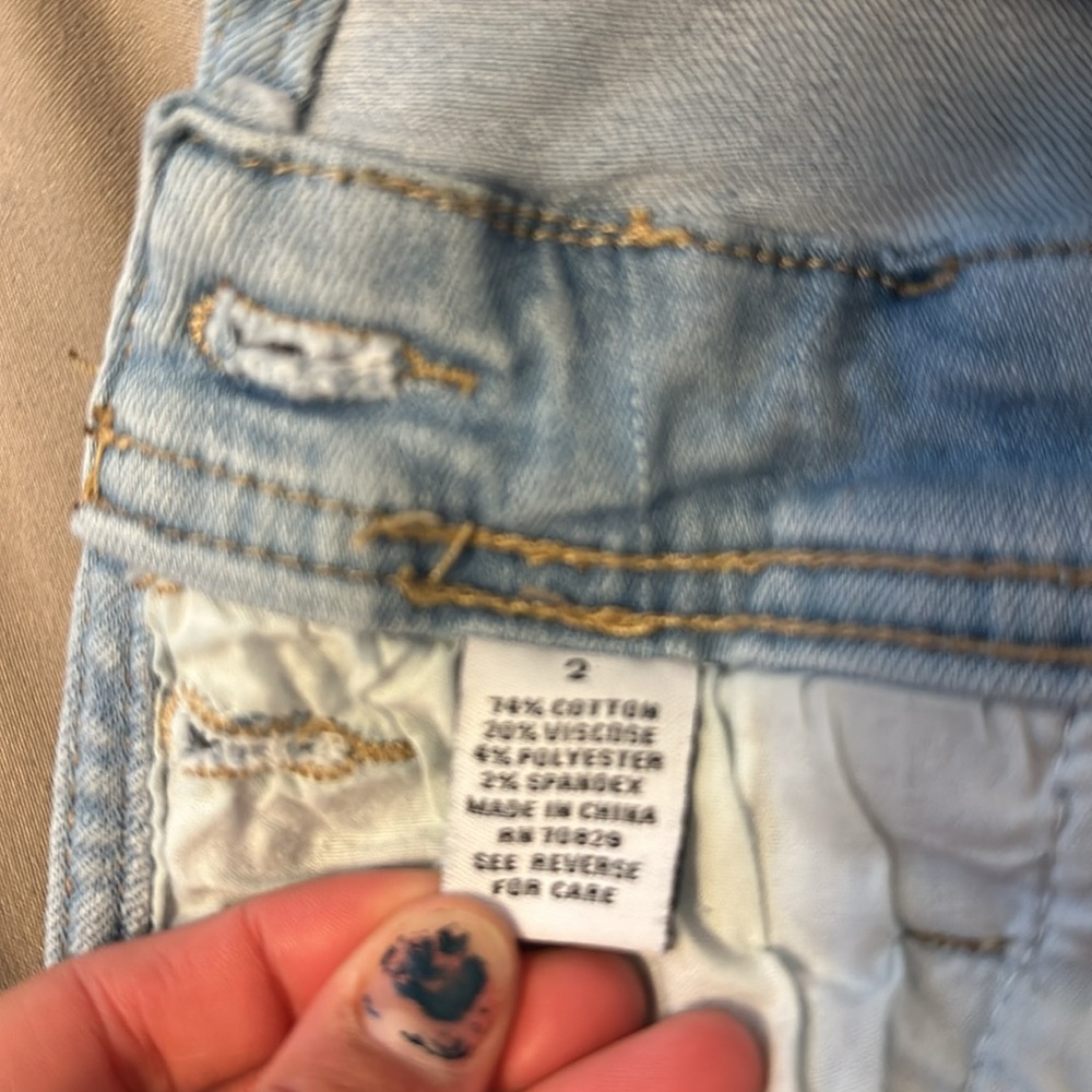 Shorts - Picture 3 of 4